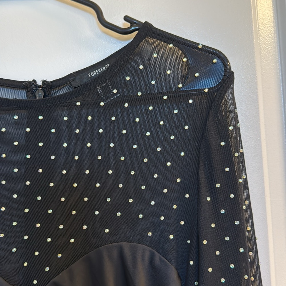 Dress - Picture 6 of 10
